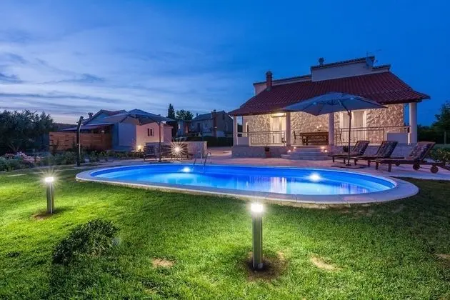Ev (Oasis Village Villa - heated pool - H)