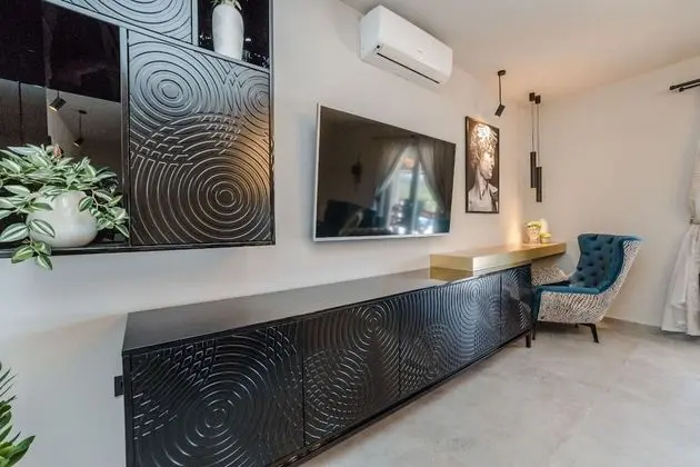 Ev (Oasis Village Villa - heated pool - H)