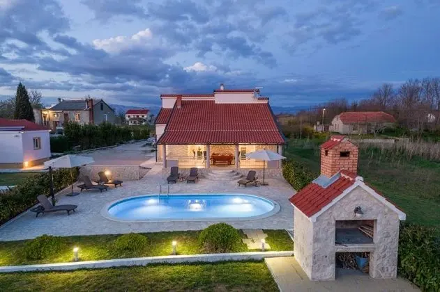 Ev (Oasis Village Villa - heated pool - H)