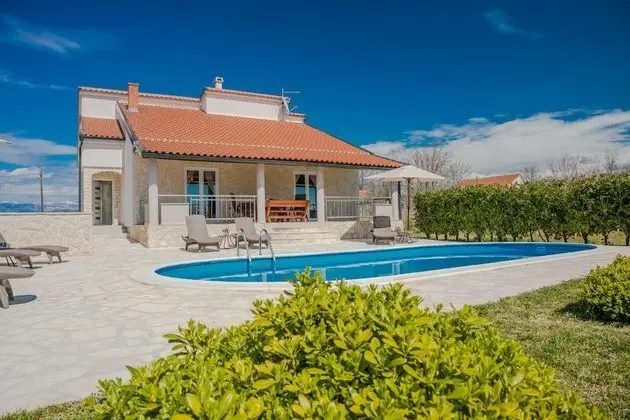 Ev (Oasis Village Villa - heated pool - H)