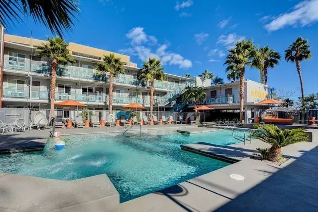 Poolside King Suite
