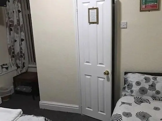 Standard Tek Büyük veya İki Ayrı Yataklı Oda, Banyolu/Duşlu