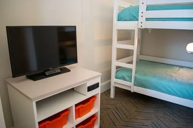 Süit, Birden Çok Yatak, Havuz Manzaralı (Kids Suite with Pool View)