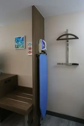 Oda, 2 Çift Kişilik Yatak, Buzdolabı ve Mikrodalga