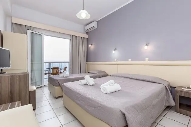 Üç Kişilik Oda, Deniz Manzaralı
