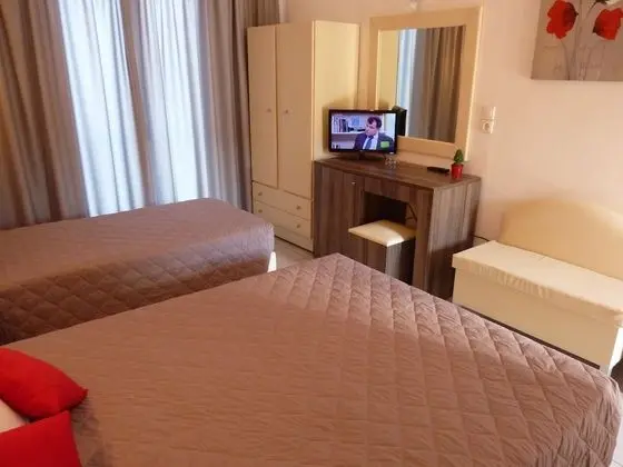 Üç Kişilik Oda, Deniz Manzaralı