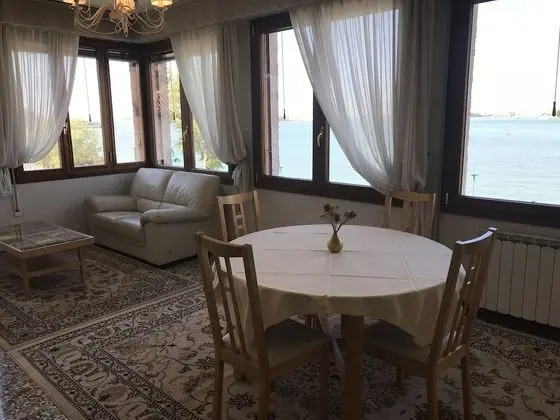 Blue Lagoon Apartment