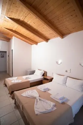 Üç Kişilik Oda, Deniz Manzaralı