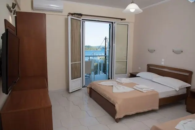 Üç Kişilik Oda, Deniz Manzaralı