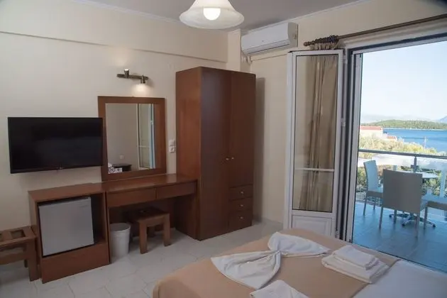 Üç Kişilik Oda, Deniz Manzaralı