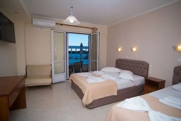 Üç Kişilik Oda, Deniz Manzaralı