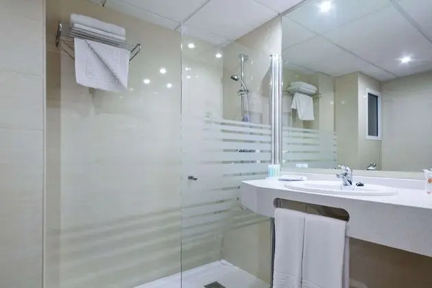 Üç Kişilik Oda (2 Adults + 1 Child)