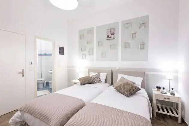 Standard Tek Büyük veya İki Ayrı Yataklı Oda