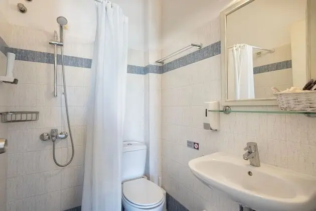 Standard Tek Büyük veya İki Ayrı Yataklı Oda