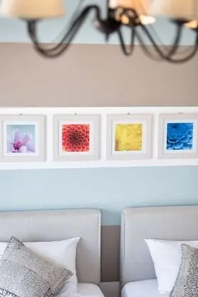 Üç Kişilik Oda, Deniz Manzaralı