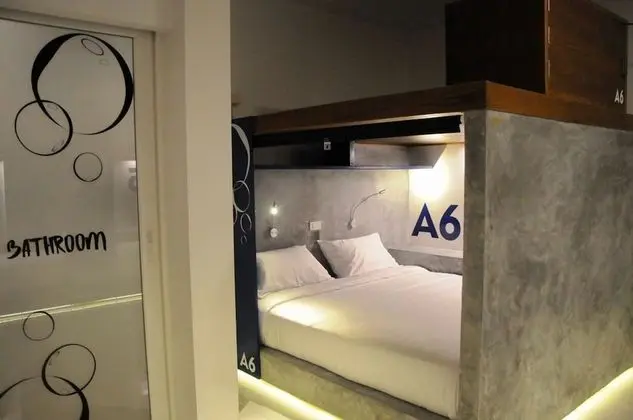 9-Bed Mixed Dormitory Double Bed