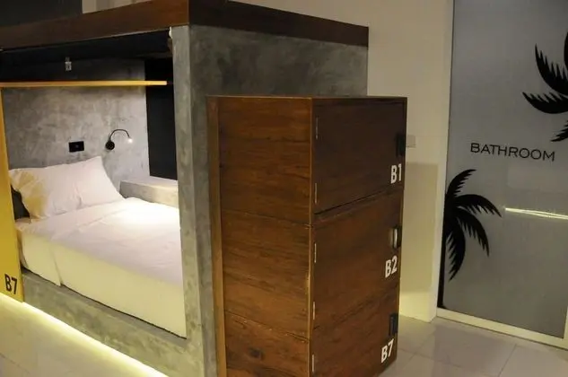 9-Bed Mixed Dormitory Single Bed