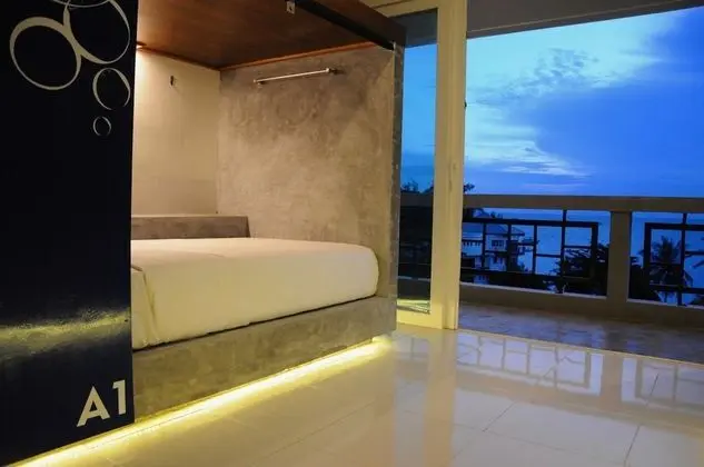 9-Bed Mixed Dormitory Single Bed
