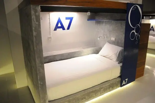 9-Bed Mixed Dormitory Single Bed