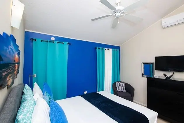 Oasis Townhouse Multiple Rooms, Beds