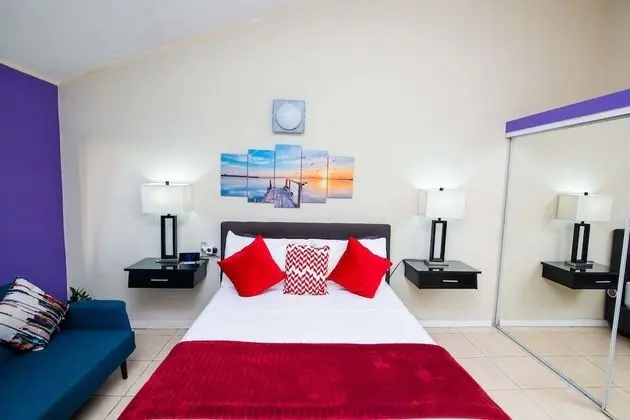 Oasis Townhouse Multiple Rooms, Beds