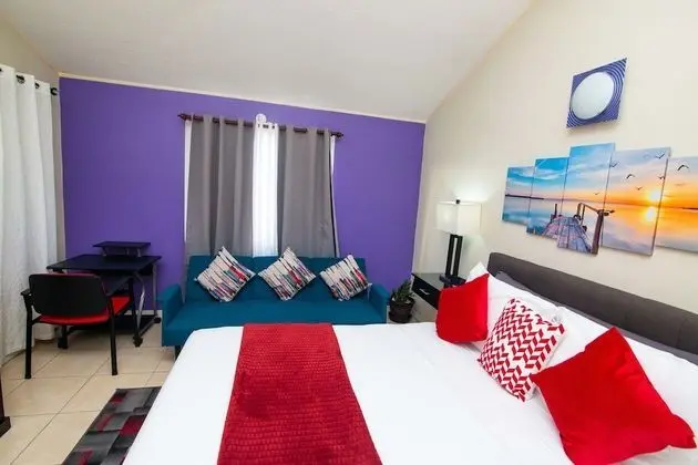 Oasis Townhouse Multiple Rooms, Beds