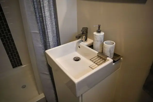 Oasis 1| CozyEscape_1BR | WiFi & Parking