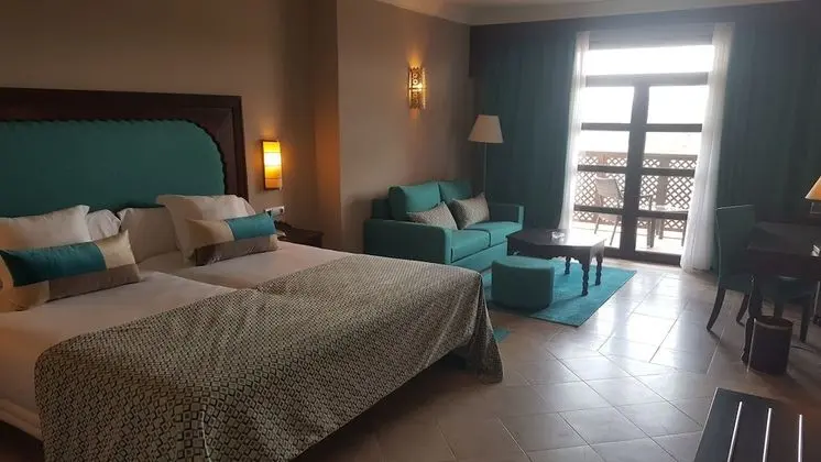 Deluxe Tek Büyük veya İki Ayrı Yataklı Oda, Birden Çok Yatak, Bahçe Manzaralı