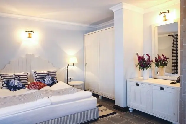Deluxe Tek Büyük Yataklı Oda, Balkon, Kısmi Deniz Manzaralı
