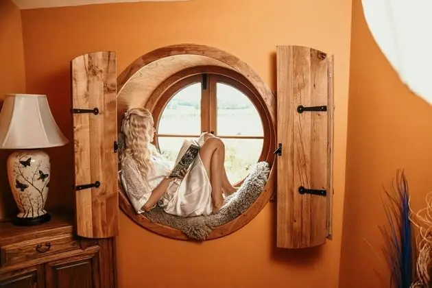 Luxury Ev, Banyolu/Duşlu, Üzüm Asması Manzaralı (Halfling Hollow)