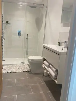 Luxury Kulübe, Engellilere Uygun, Banyolu/Duşlu (Avalon Waterside Lodge)