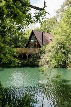 Luxury Kulübe, Engellilere Uygun, Banyolu/Duşlu (Avalon Waterside Lodge)