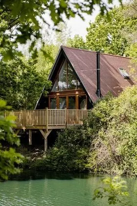 Luxury Kulübe, Engellilere Uygun, Banyolu/Duşlu (Avalon Waterside Lodge)