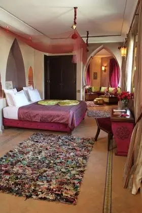 Romantic Tek Büyük Yataklı Oda, 1 Çift Kişilik Yatak, Havuz Kullanımı, Bahçeli