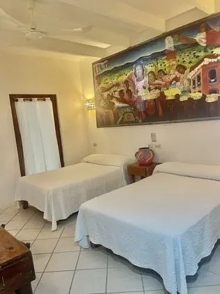 Tek Büyük Yataklı Oda, 2 Çift Kişilik Yatak