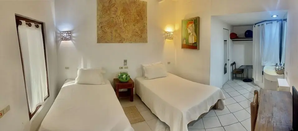 Tek Büyük Yataklı Oda, 2 Çift Kişilik Yatak