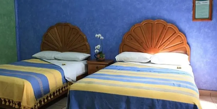 Tek Büyük Yataklı Oda, 2 Çift Kişilik Yatak