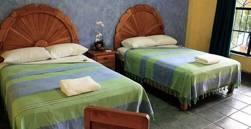 Tek Büyük Yataklı Oda, 2 Çift Kişilik Yatak