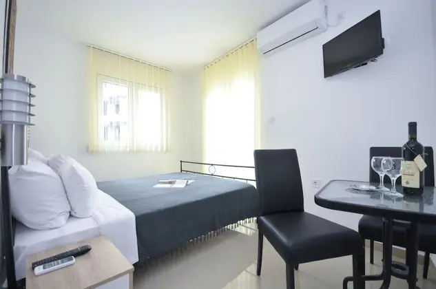 Tek Büyük veya İki Ayrı Yataklı Oda, Balkon