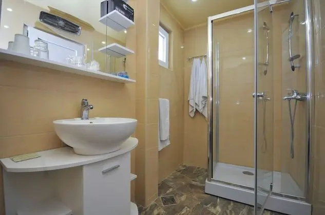 Tek Büyük veya İki Ayrı Yataklı Oda, Balkon