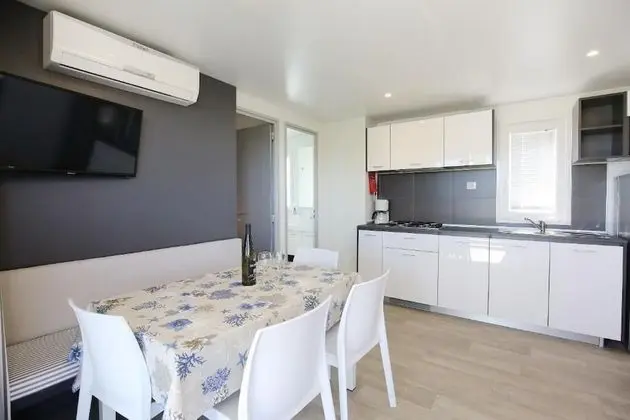 Premium Karavan, 2 Yatak Odası, Sigara İçilmez, Deniz Manzaralı