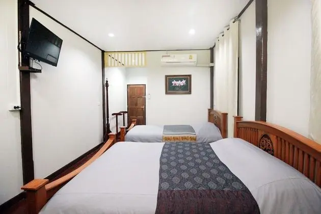 Standard Queen Room