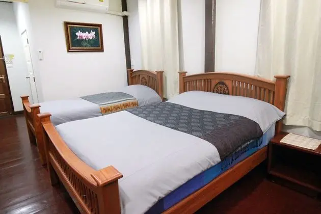 Standard Queen Room