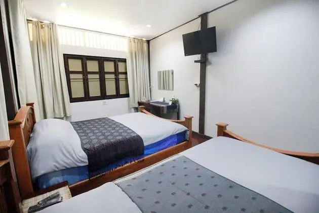 Standard Queen Room