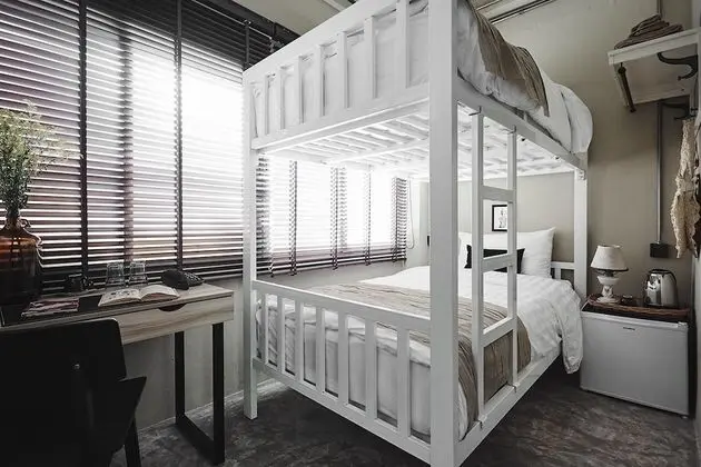 No.1 Bunkbed with Bathroom