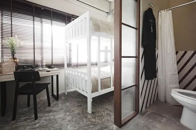 No.1 Bunkbed with Bathroom