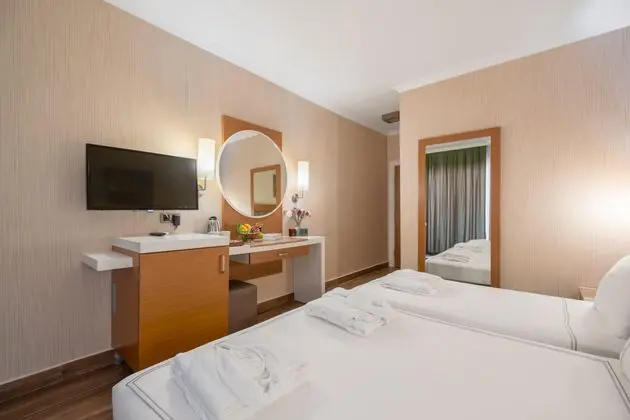 https://images.etstur.com/imgproxy/resize/2560x1440/files/images/hotelImages/etsrooms/868/Oba_Star_Hotel___Spa_20260212112249_5.jpg