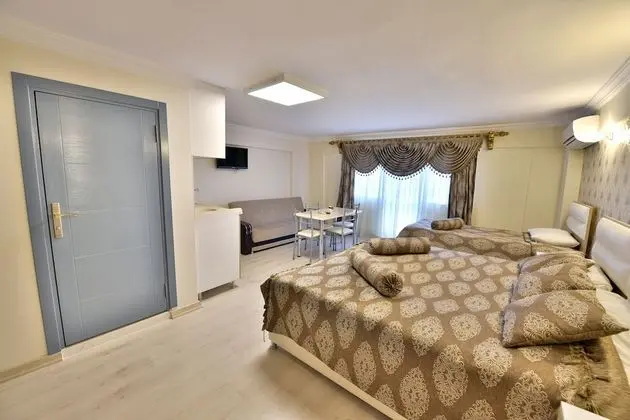 Deluxe Triple Room With Sea View