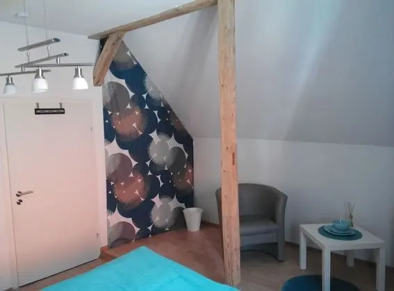 Tek Büyük Yataklı Oda (2 - Kammr, hoba)