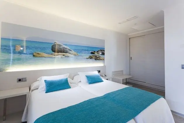 Standard Tek Büyük Yataklı Oda, Deniz Manzaralı, Kule (2 Adults + 1 Child)